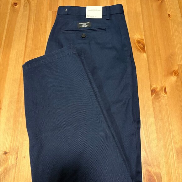 Banana Republic Tapered Fit Rapid Movement Chino - Picture 4 of 6